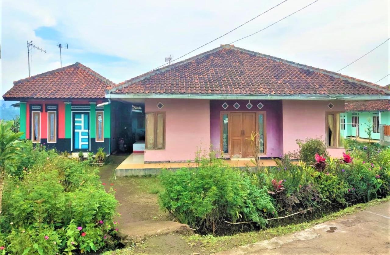 Villa Lembang Bunda Cikareumbi Esterno foto